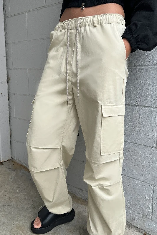 women's trendy pantsDRAWSTRING WAIST CARGO PANT